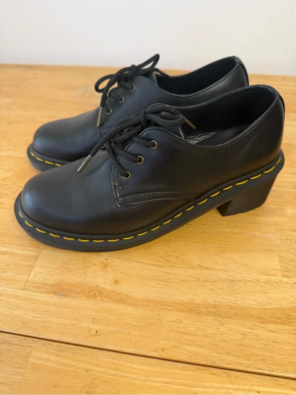 Dr. Martens Women's Amory Heel Oxford Shoes Black Soft Leather Size 8